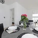 Posesja Kapitanska Przy Plazy By Renters *