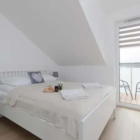 Posesja Kapitanska Przy Plazy Grzybowo By Renters *