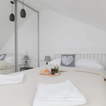 Posesja Kapitanska Przy Plazy Grzybowo By Renters Apartment *